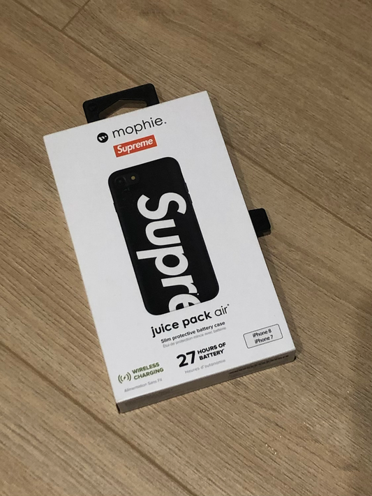 Supreme x Mophie Charging Case Black